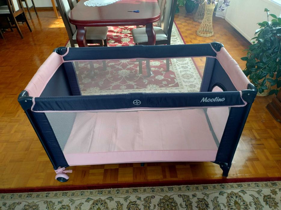 Łóżeczko turystyczne Moolino. Stan BDB.