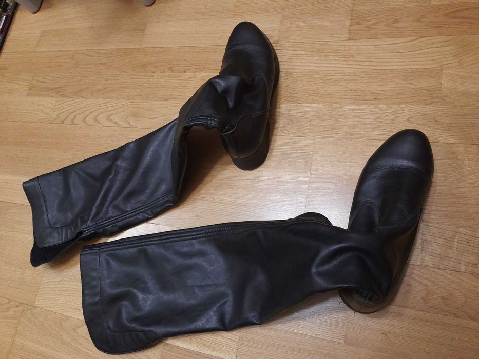 Стильные высокие ботфорты. 39 размер