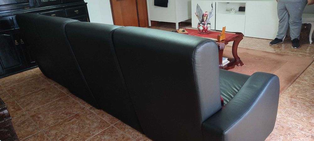 Sofá Chaise Longe Preto Pele