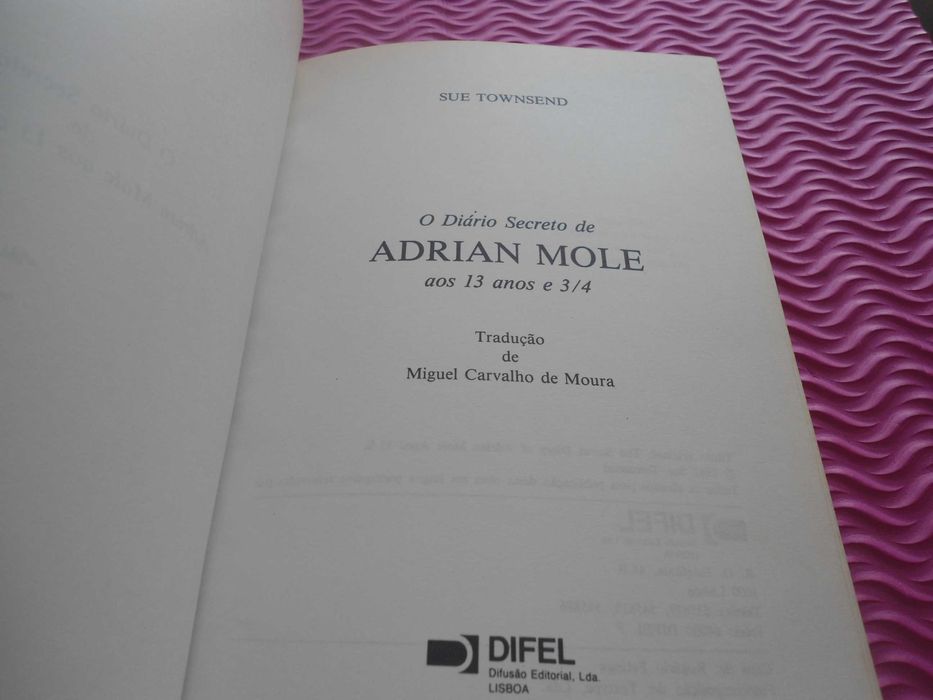 O Diário Secreto de Adrian Mole aos 13 anos e 3/4 de Sue Townsend