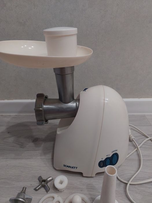 Мясорубка Scarlett SC-1148