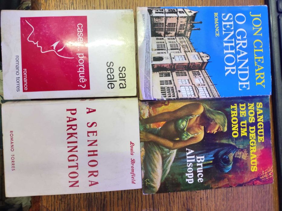 Varios Livros de coleçoes das Edições Romano Torres