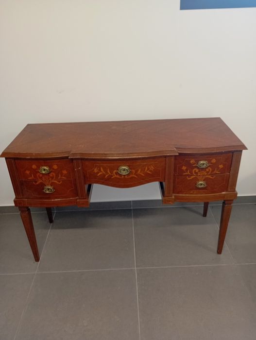 Móvel antigo bom estado