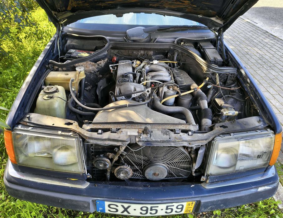 Mercedes 200D W124 para recuperar ou peças (motor, cx. automática)