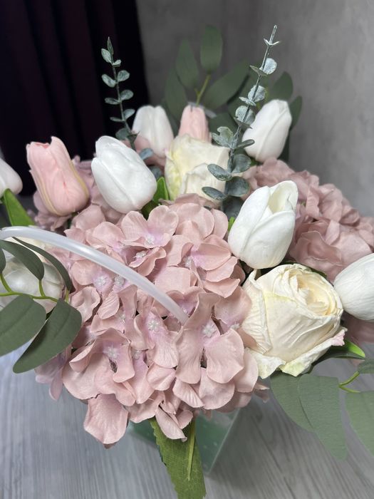 Квіткова композиція зі штучних квітів