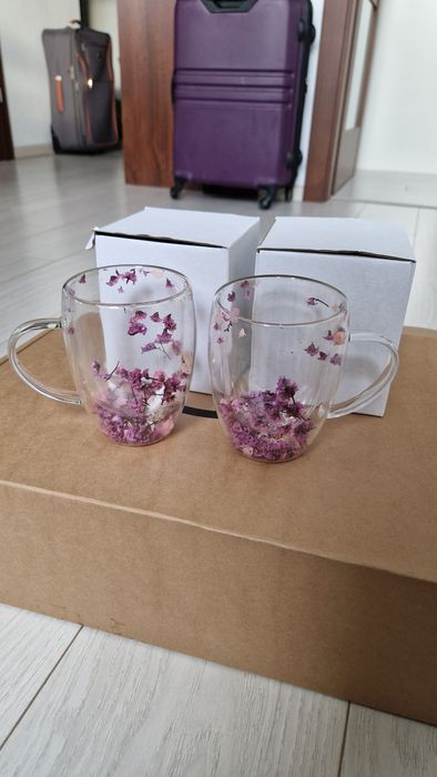 Zestaw szklanek termicznych z podwójnym dnem z naturalnymi kwiatami