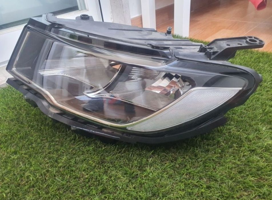 Farol Jeep compass
