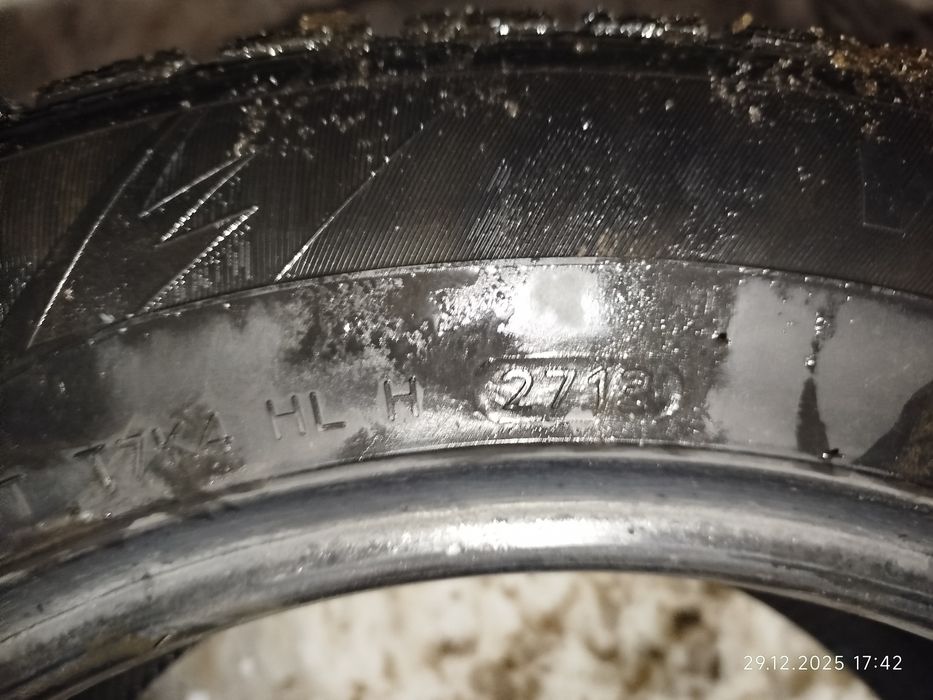 Резина зімня 225 55 16