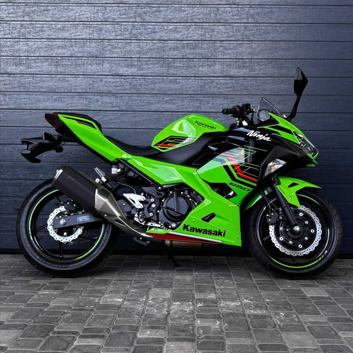 Продам мотоцикл Kawasaki Ninja 250 (0674)
