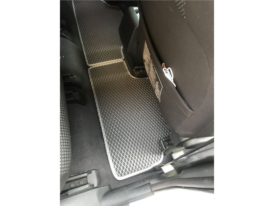 Toyota Corolla Verso 2003-2009 Коврики EVA (черные)