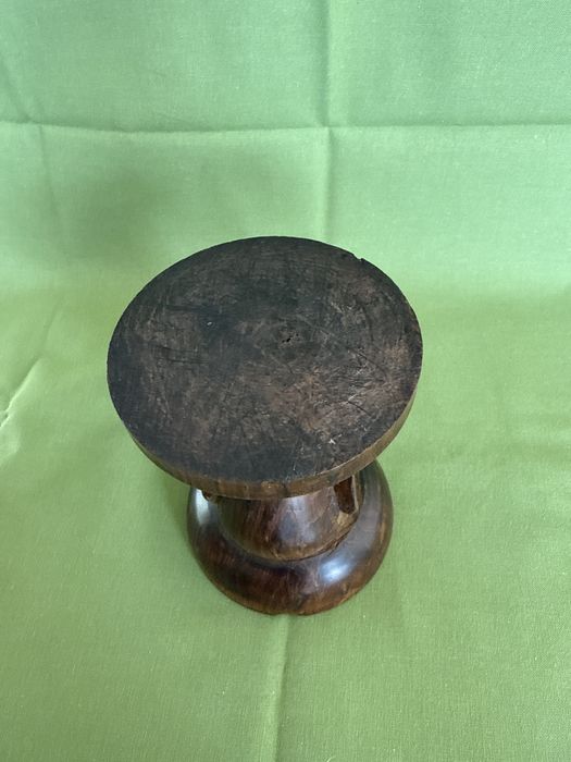 Cinzeiro/estatueta africano esculpido em madeira