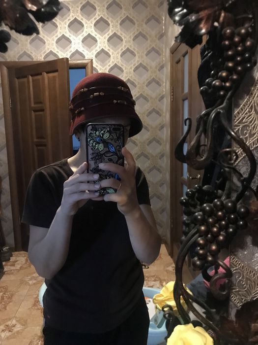 Капелюшок жіночий