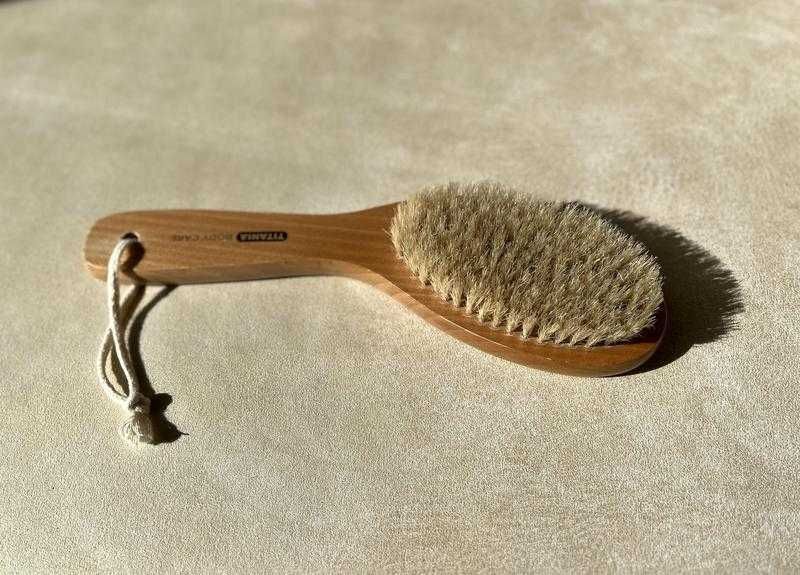 Дерев'яна щітка із натуральної щетини для сухого масажу 26 см titania