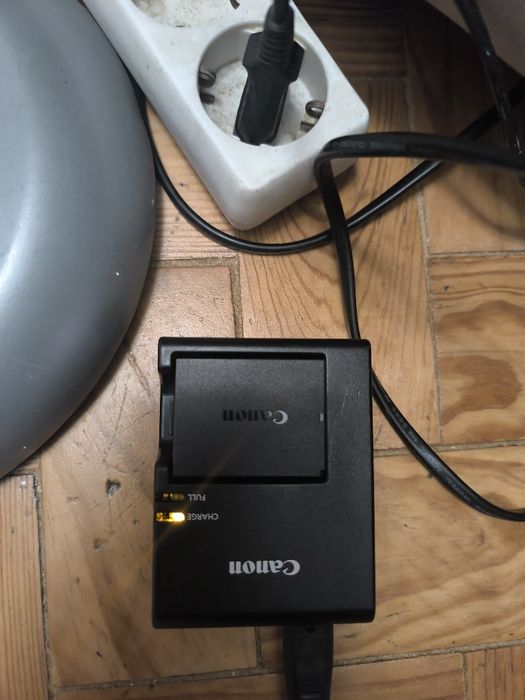 Canon 8OS 1100D + lente Sigma 18-200mm