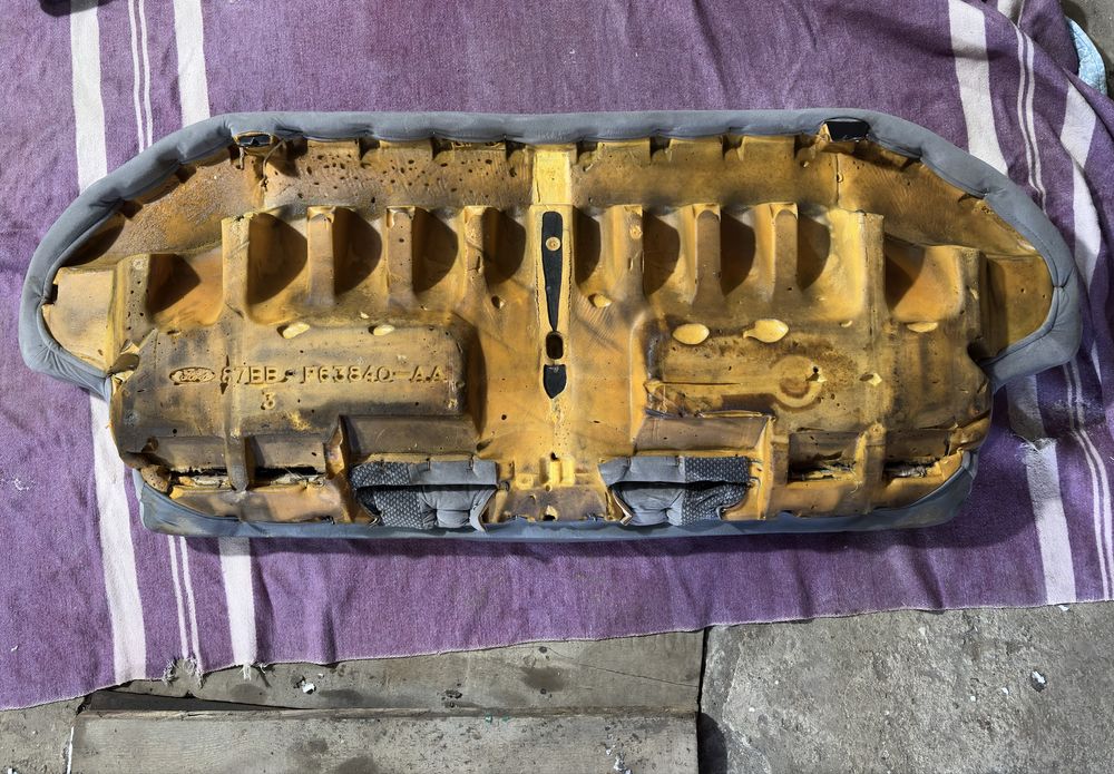 Комплект заднього ряду сидінь Ford Sierra