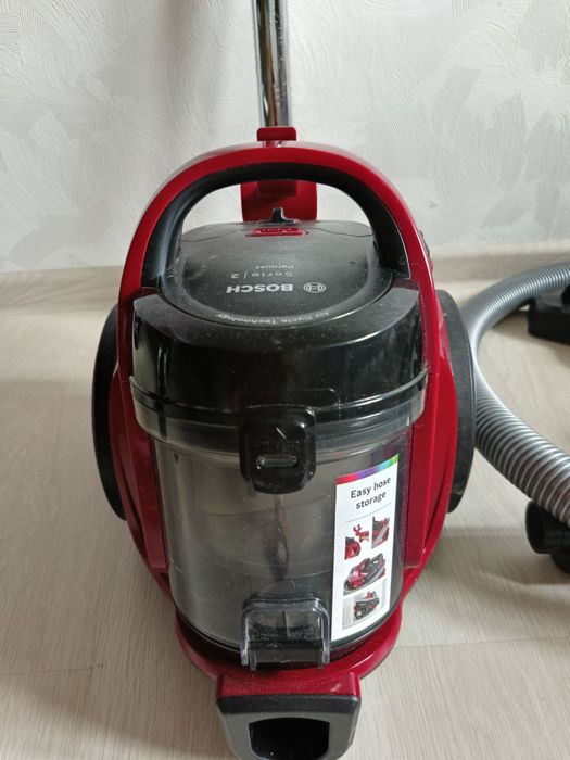 Пилосос BOSCH BGS05X240