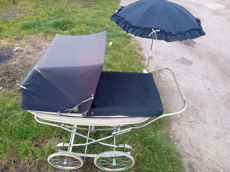 Wózek dziecięcy retro