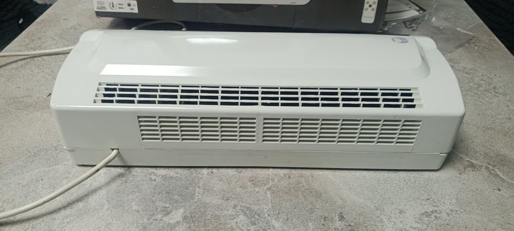 Настенный обогреватель