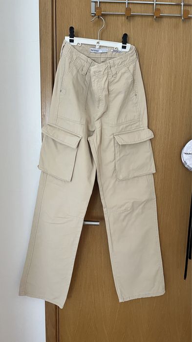 Calça cargo bege BERSHKA 34