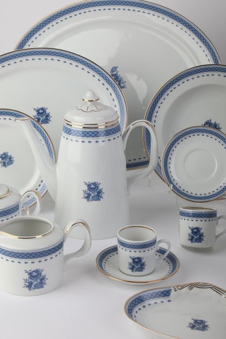 Serviço Completo de mesa para doze pessoas "Cozinha Velha