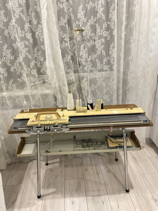 Brother kh830 вʼязальна машина 5-го класу в гарному стані (вязальная)