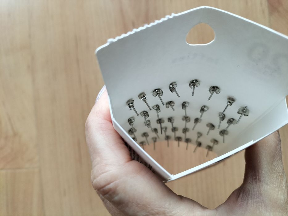 20 pares de brincos Lefties