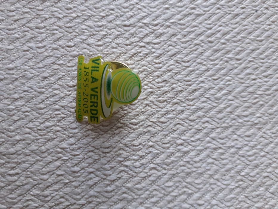 Lote de 5 pins antigos