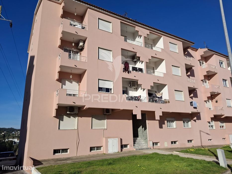 Excelente apartamento T3 com garagem e arrecadação.