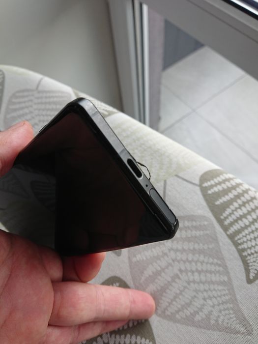 Uszkodzona Xperia 5 IV na czesci