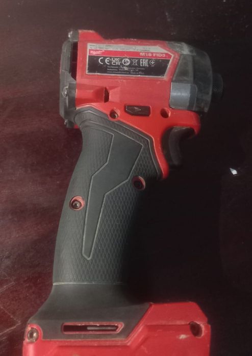 Aparafusadoras de impacto sem bateria- Milwaukee M18