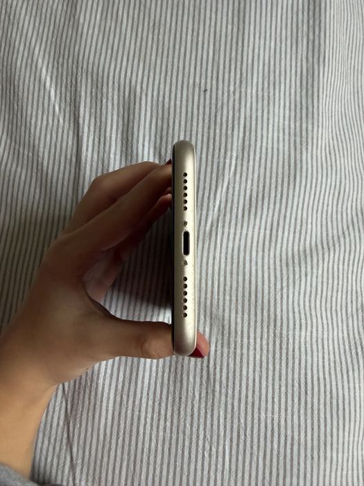 Iphone 11 branco 64 GB