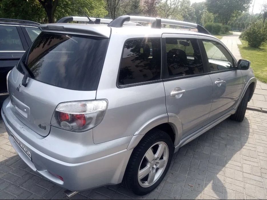 Разборка шрот Mitsubishi Outlander 1