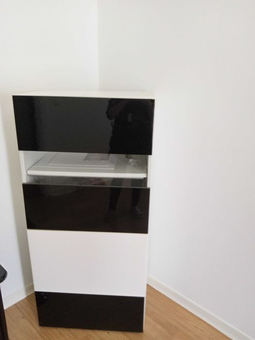 Móvel de Bar Preto e Branco