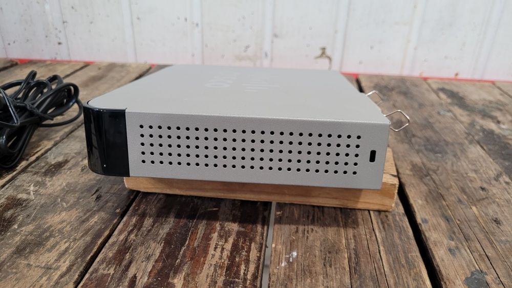 VoIP шлюз Cisco SPA8800.