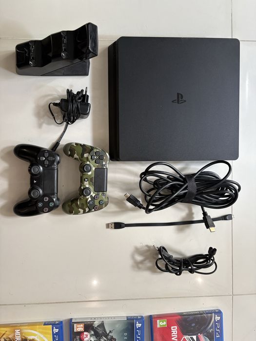 Ps4 slim 500 Gb + 2 pady + ladowarka + 6 gier