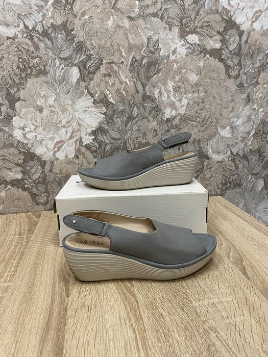 Clarks collection босоніжки сандалі сабо