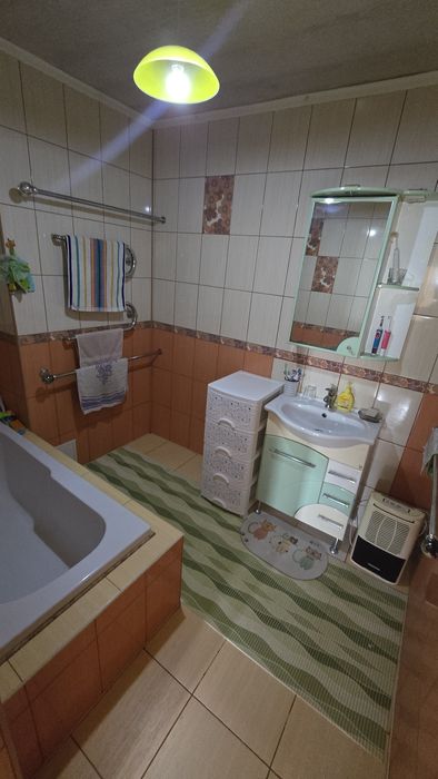 Продаж будинок з ремонтом для родини