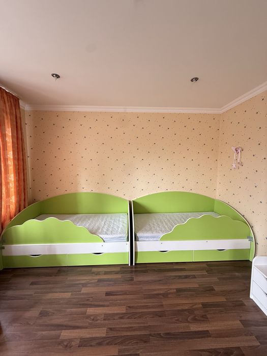 Ліжко дитяче з матрасом