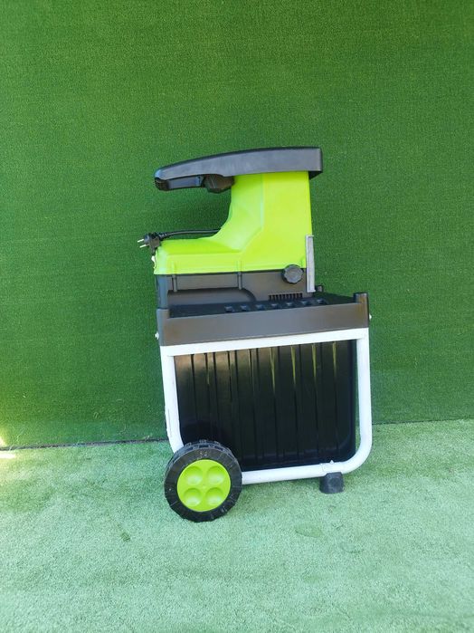 Rozdrabniacz do gałęzi frezowy wysyłka gwarancja mocny 2500 watt