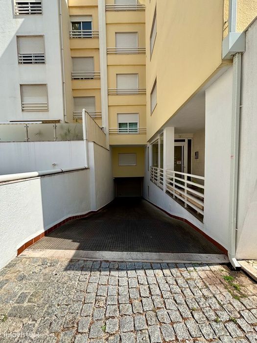 Apartamento T3 com excelentes áreas, renovado, boa exposição solar
