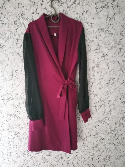 Жіноча сукня на запах 44 розмір