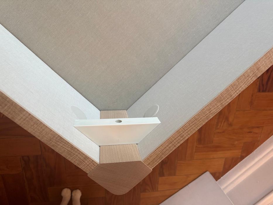 Cama sommier Pikolin DESIGN AL AIRE 140x200 com arrumação e pés