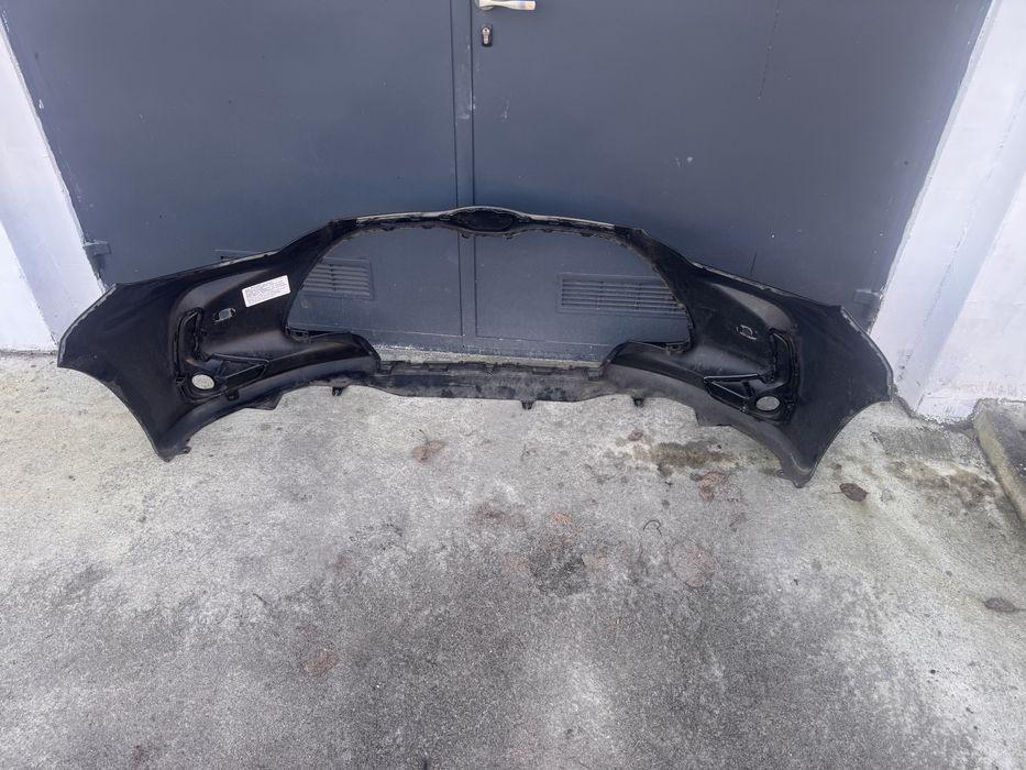 Toyota yaris iv Mazda 2 hybryd zderzak przod