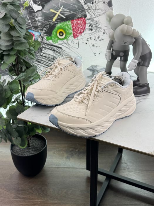 Кросівки Hoka Bondi SR 41 розмір Е16511