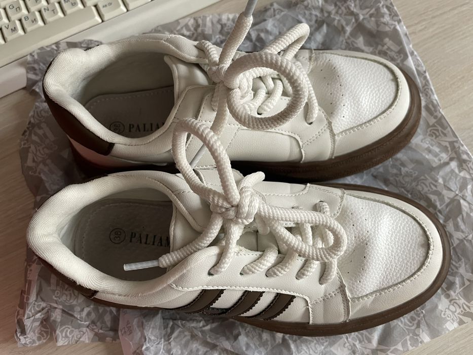 Осінні кросівки шкіра