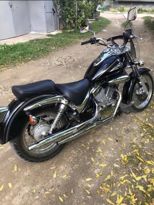 Suzuki Intruder 250