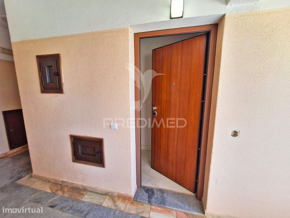 Arrecadação transformada em espaço habitacional – Santa Eulália, Al...
