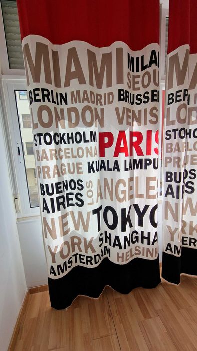 Cortinas de quarto Nomes de cidades e almofadas