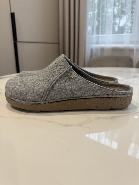 Домашні тапки фірми Інблу з войлока.