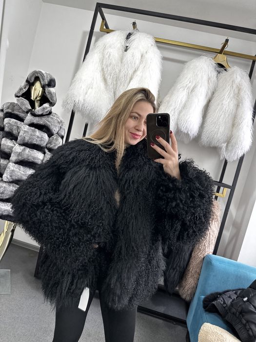 Трендова шубка з натуральної лами , шуба лама